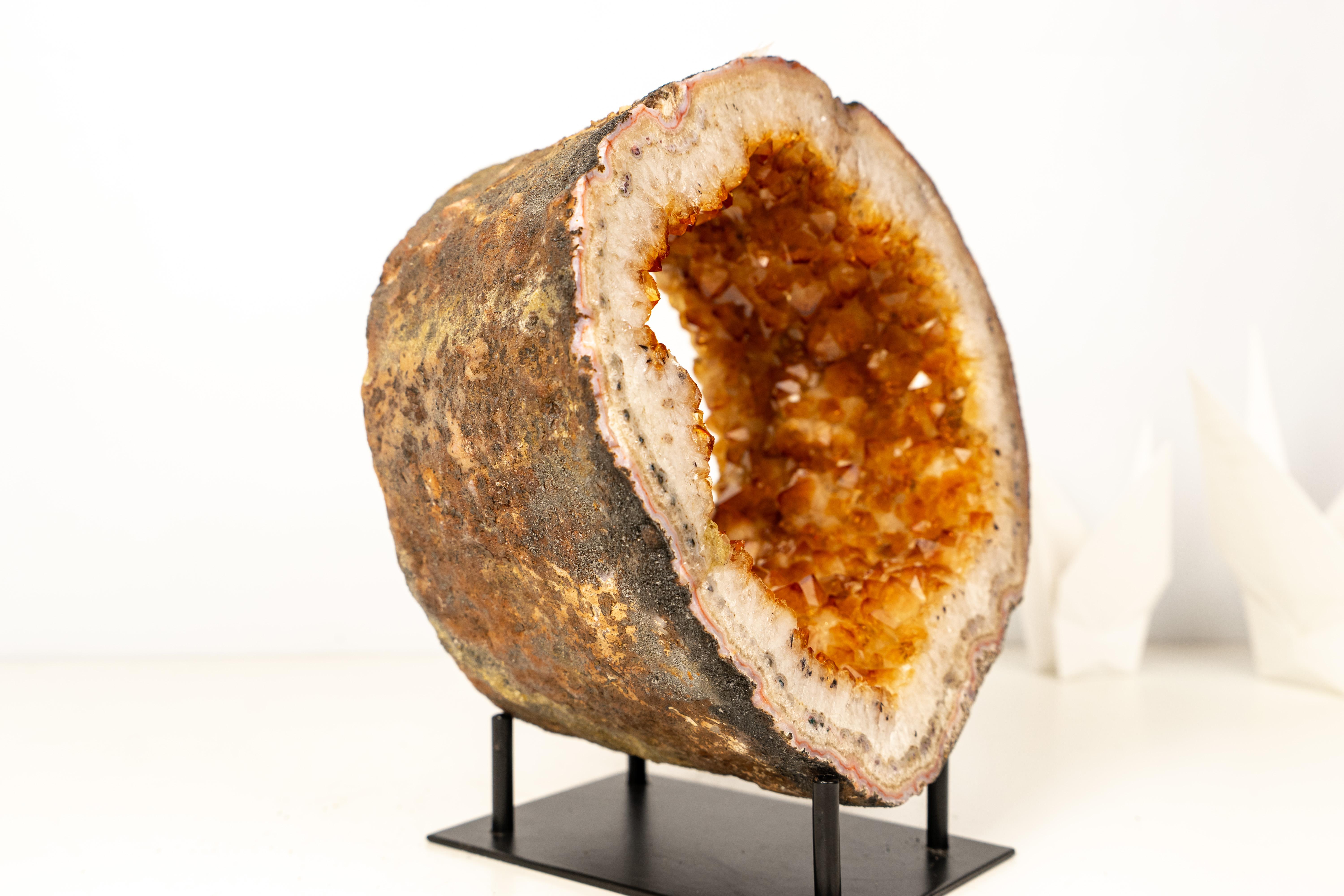 Natural Citrine Geode Portal with Flower Rosettes (Kristall) im Angebot