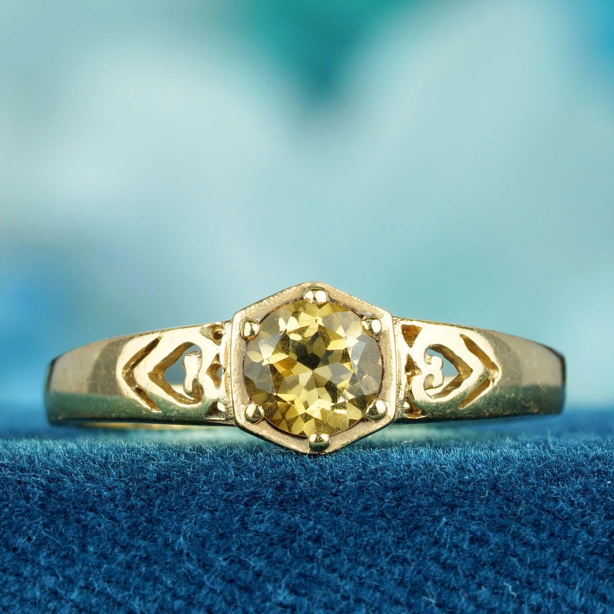 For Sale:  Natural Citrine Vintage Style Heart Solitaire Ring in Solid 9K Yellow Gold 2
