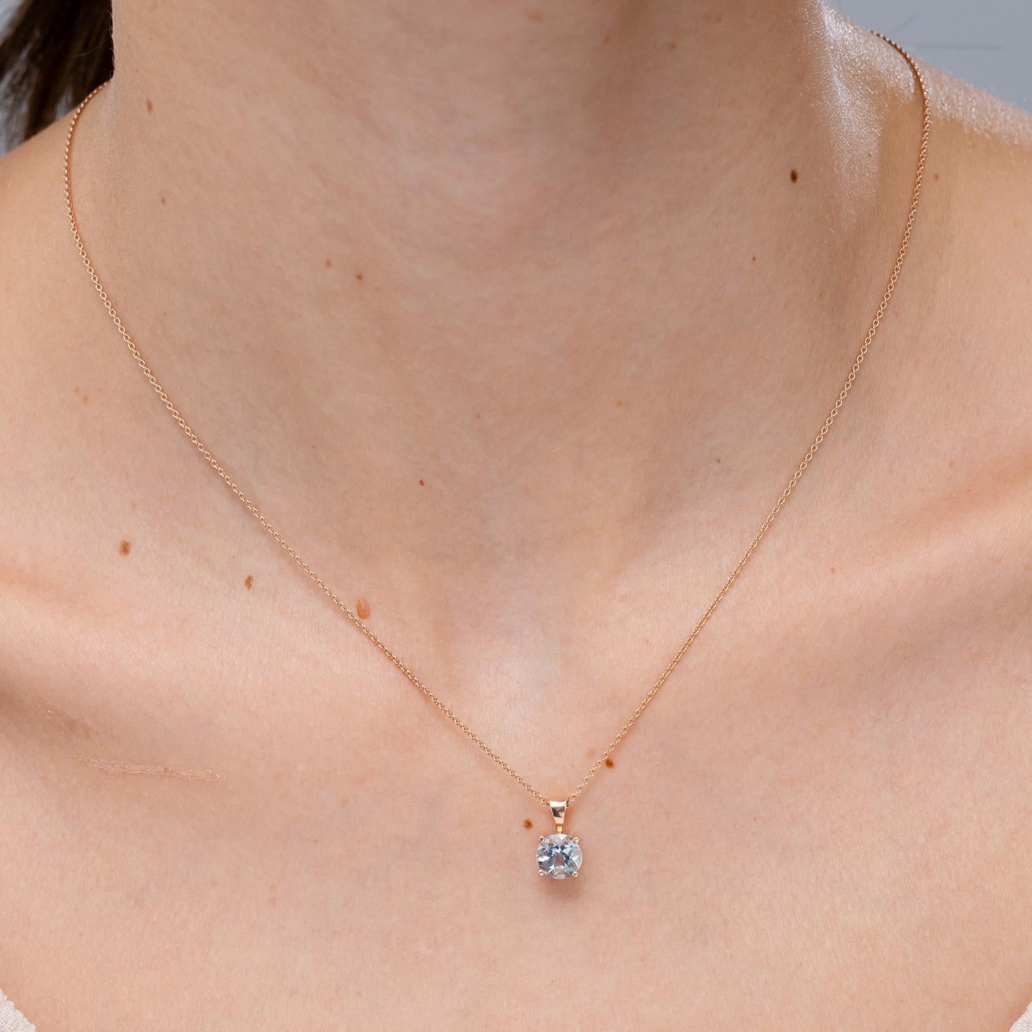 Natural Classic Round 1.6 ct Aquamarine Solitaire Pendant in 14K Rose Gold In New Condition For Sale In Los Angeles, CA