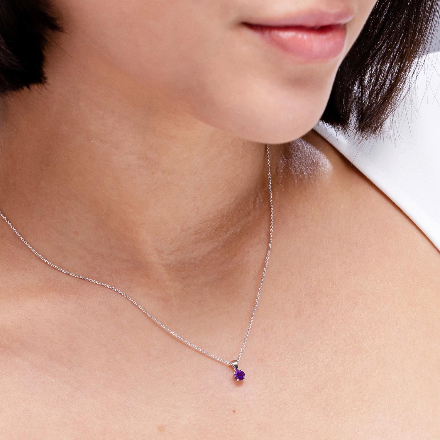 Colgante Solitario Amatista Clásica Natural Redonda 1,7ct en Platino en venta 1
