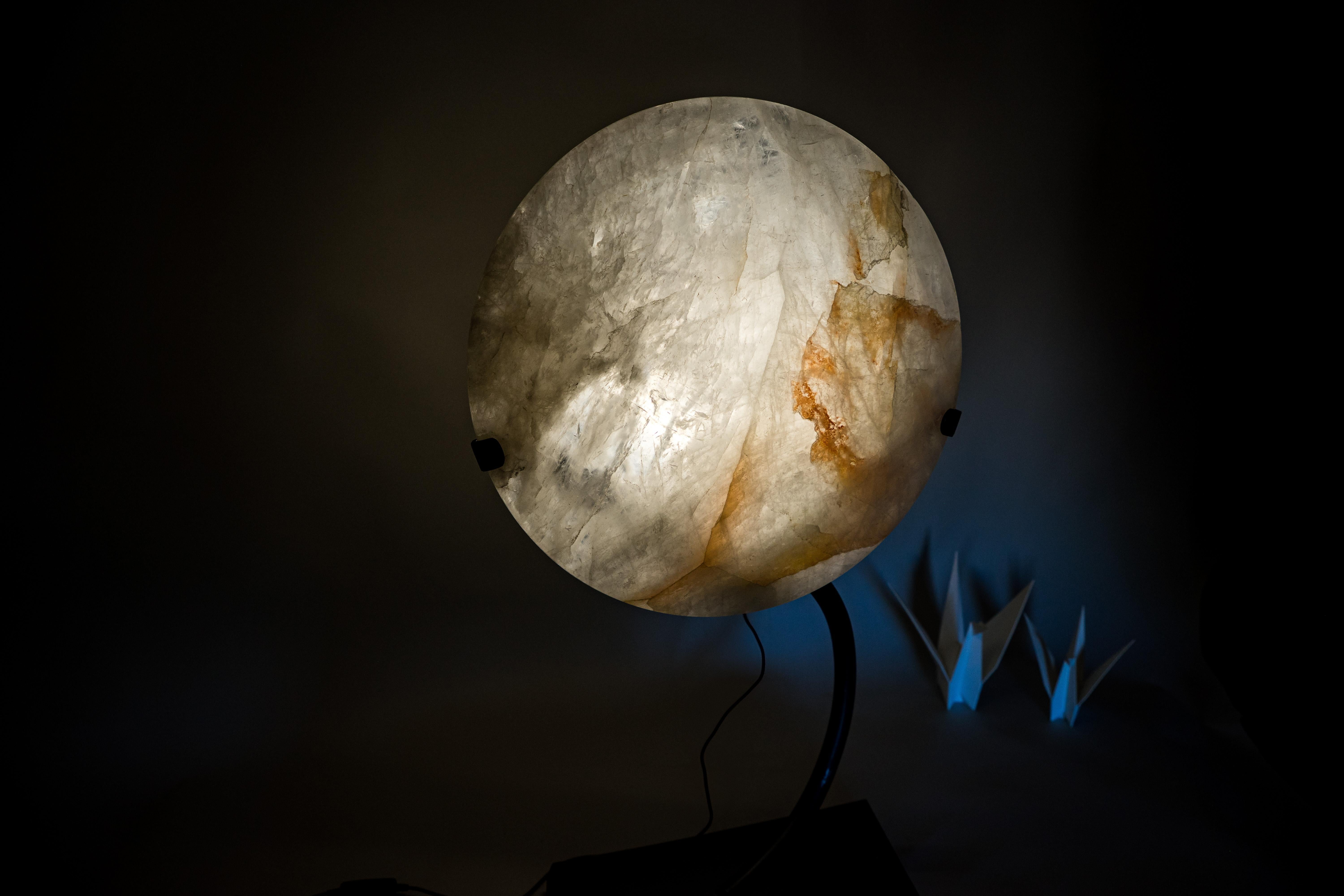 Natural Clear Quartz Crystal Lamp with Hematite Inclusions In New Condition For Sale In Ametista Do Sul, BR
