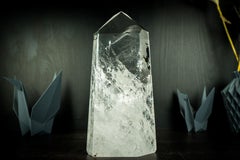 Obelisco di quarzo chiaro naturale, cristallo diamantino di alta qualità