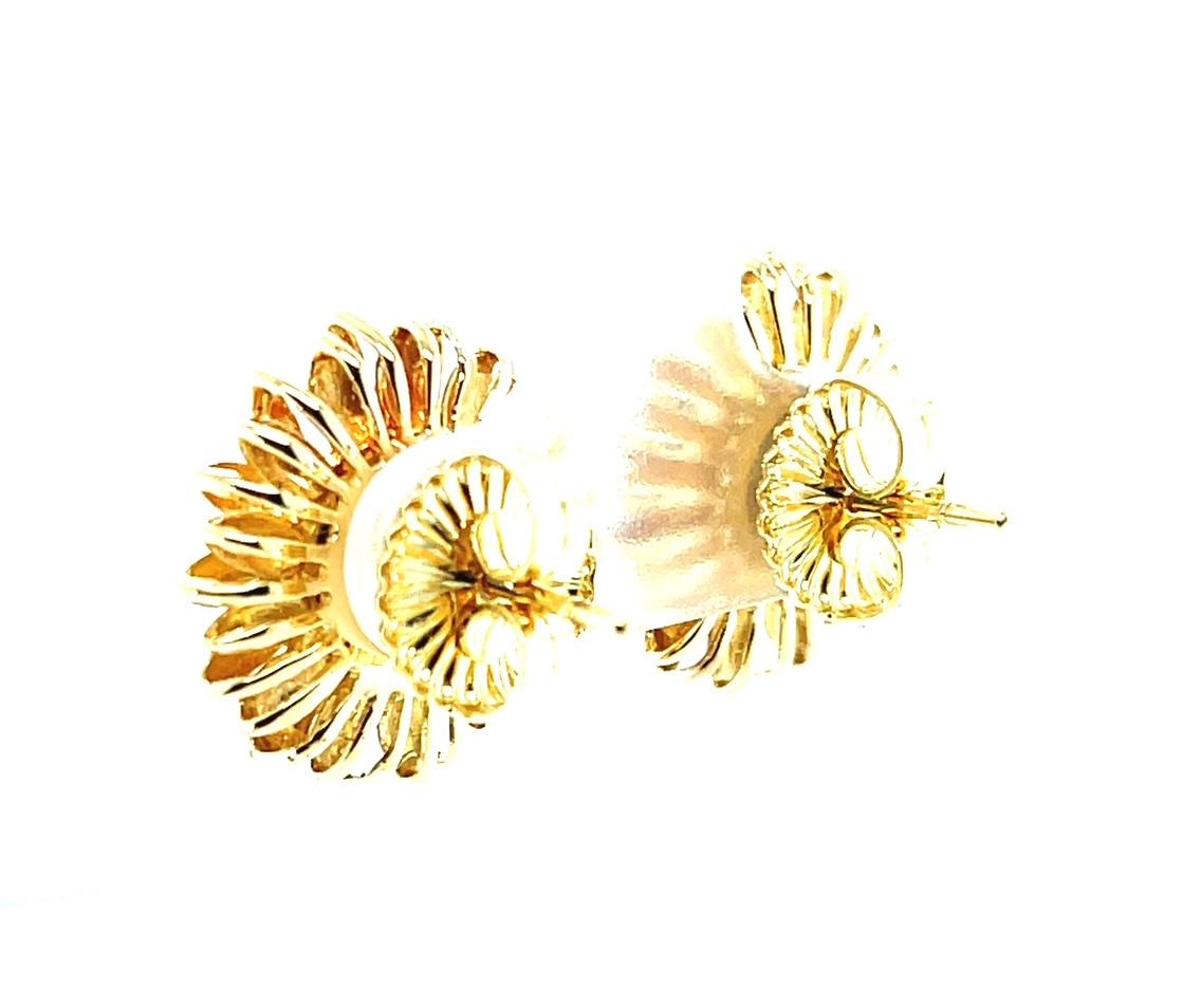 Natural Coffee Colored Diamond and Yellow Gold Floral Design Stud Earrings In New Condition For Sale In Los Angeles, CA
