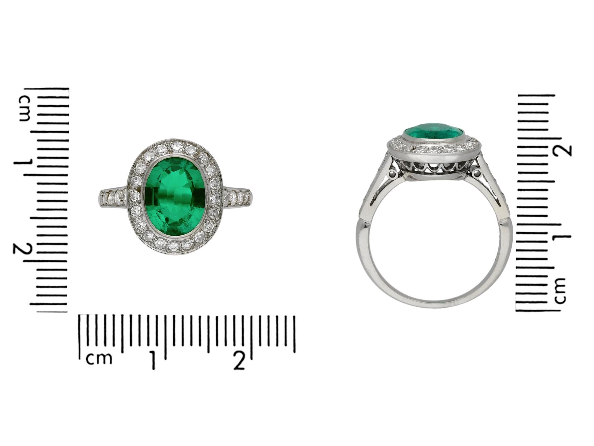 Natural Colombian Emerald and Diamond Coronet Cluster Ring, circa 1920 In Good Condition In London, GB