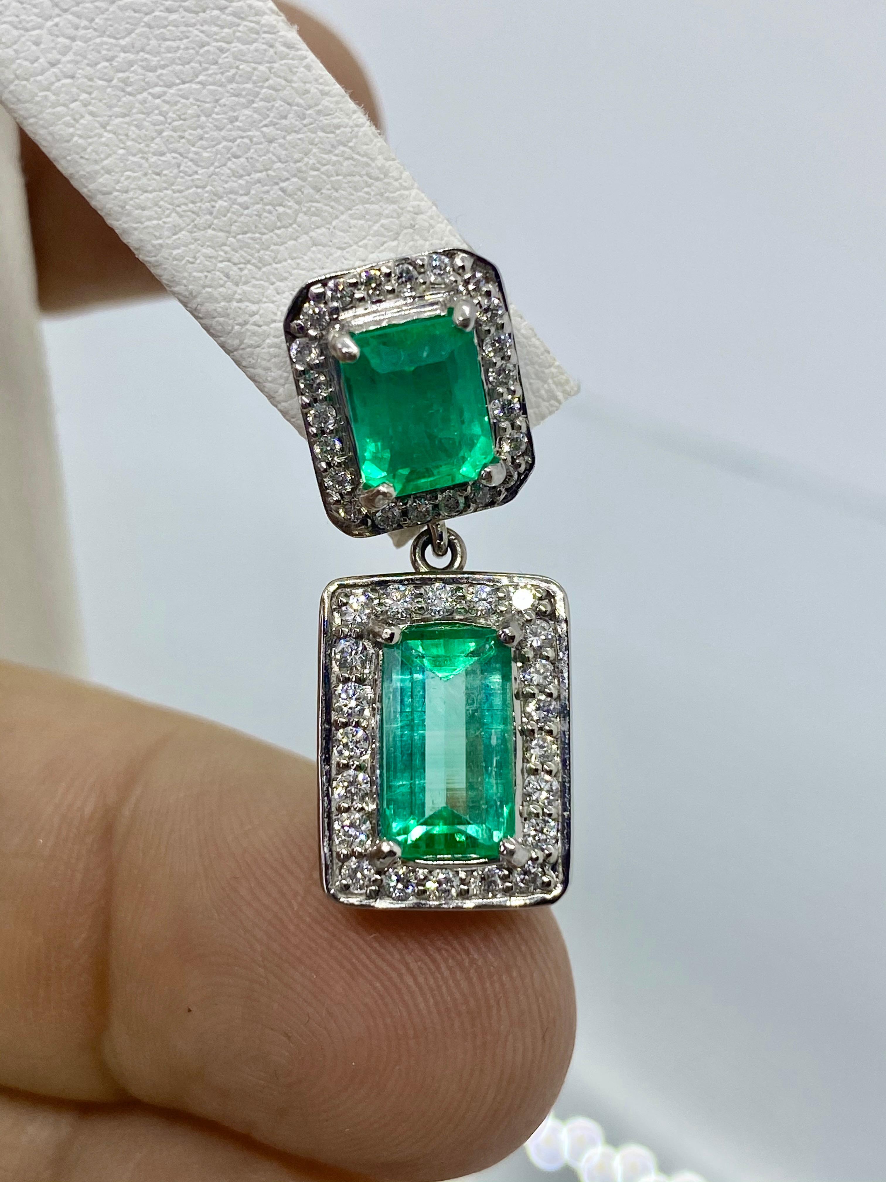 Natural Colombian Emerald and Diamond Drop Earrings 18 Karat For Sale 1