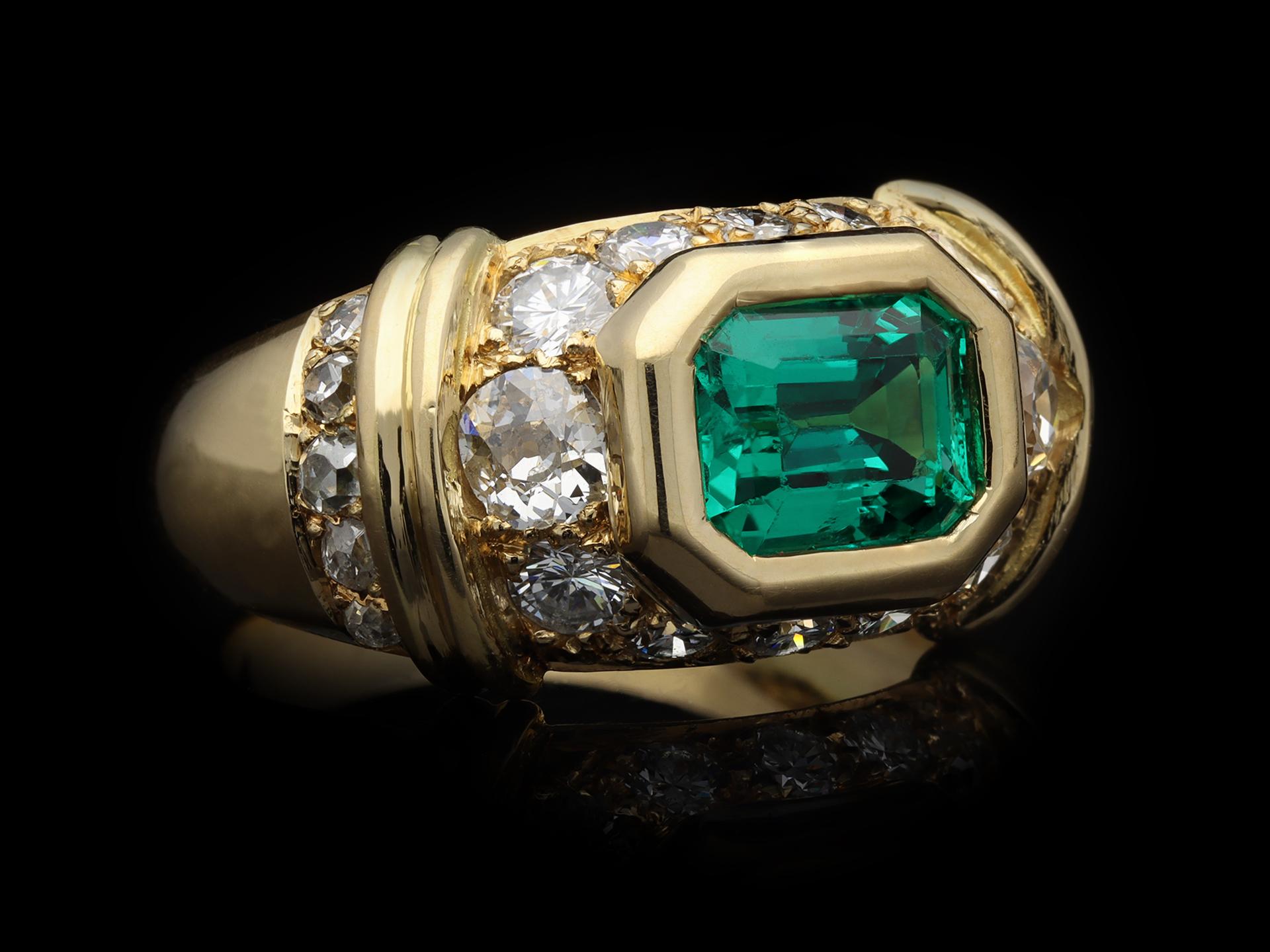Women's or Men's Natural Colombian Emerald and Diamond Ring, French, circa 1980