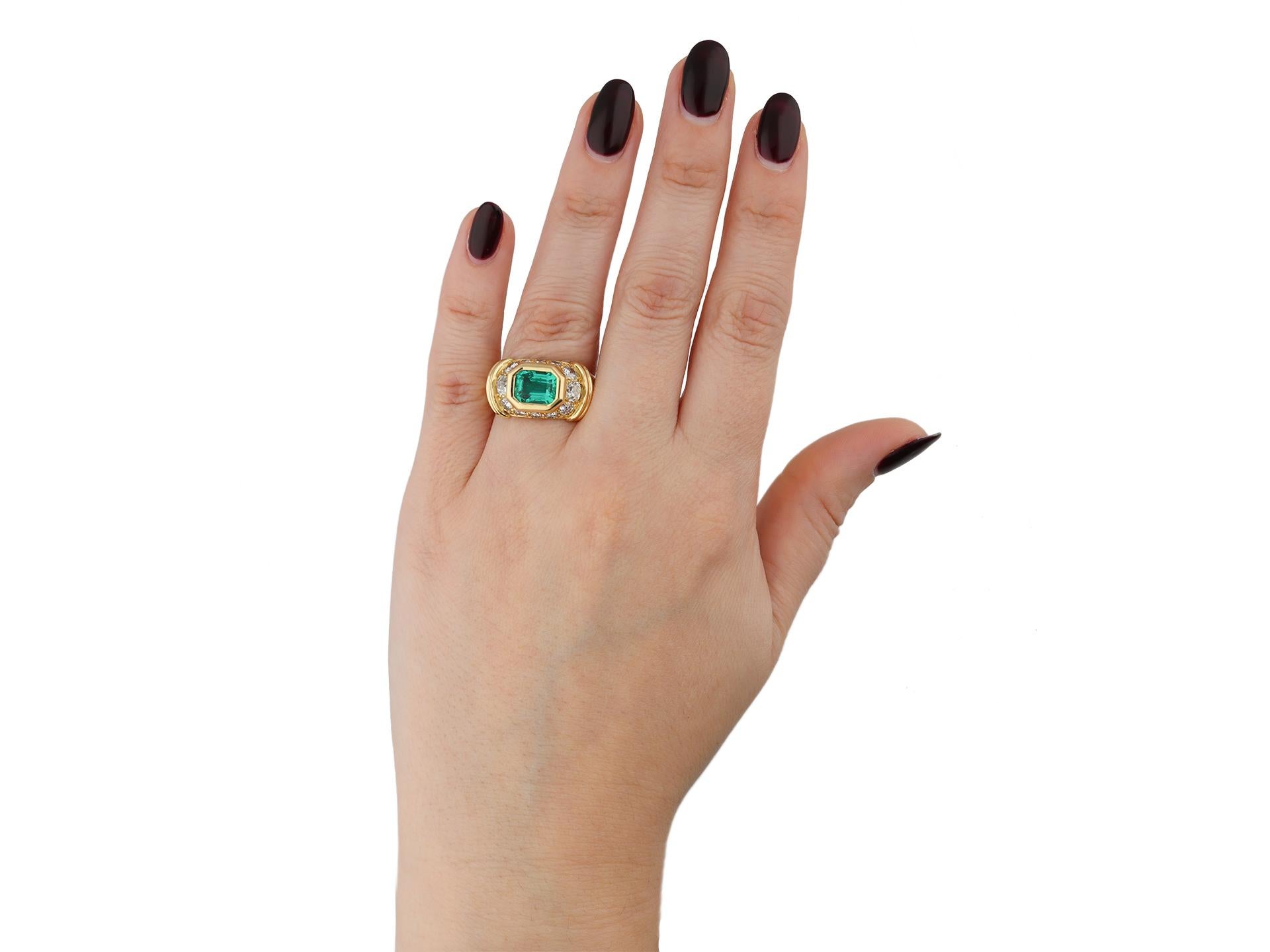 Natural Colombian Emerald and Diamond Ring, French, circa 1980 2