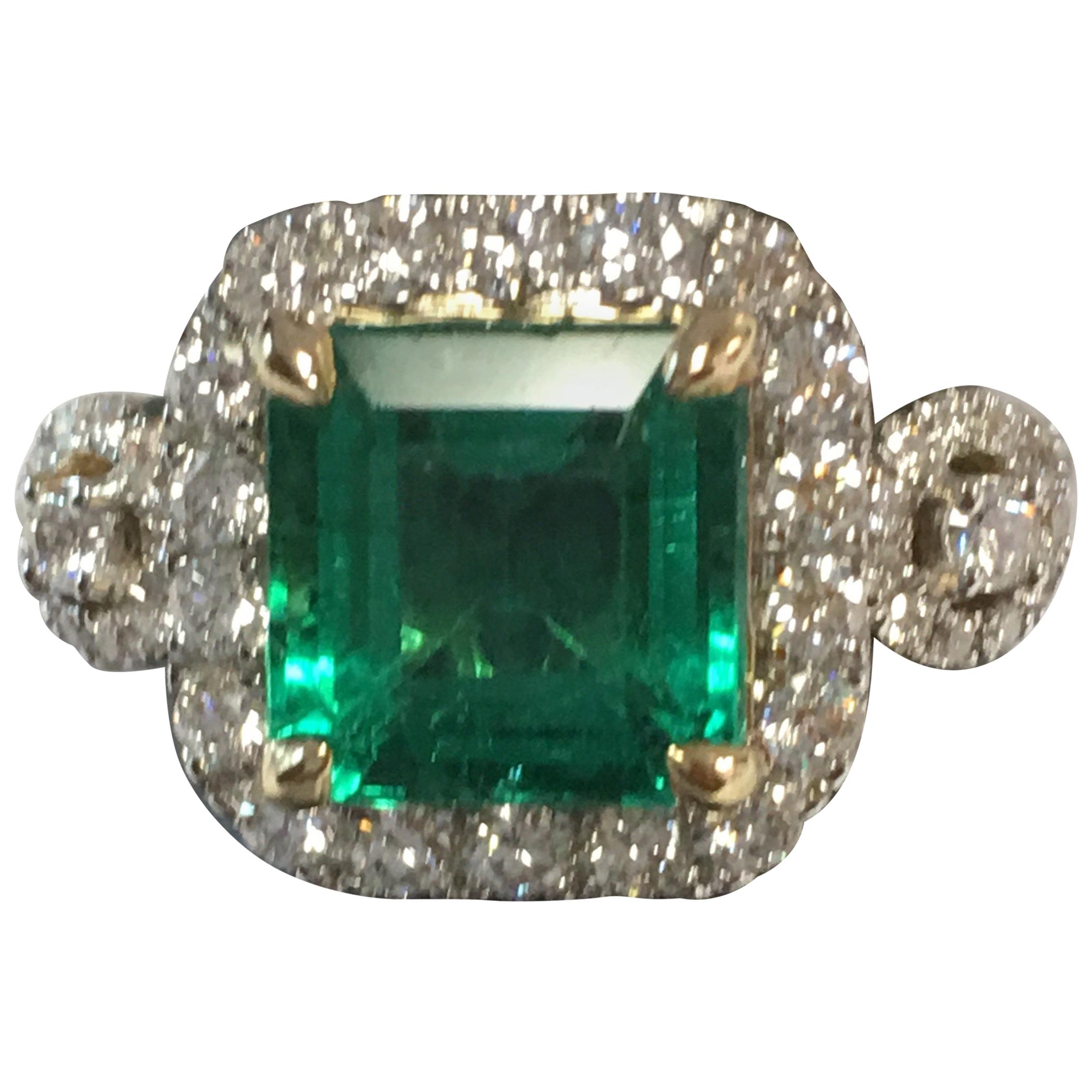 Natural Colombian Emerald and Diamonds Ring