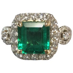 Natural Colombian Emerald and Diamonds Ring