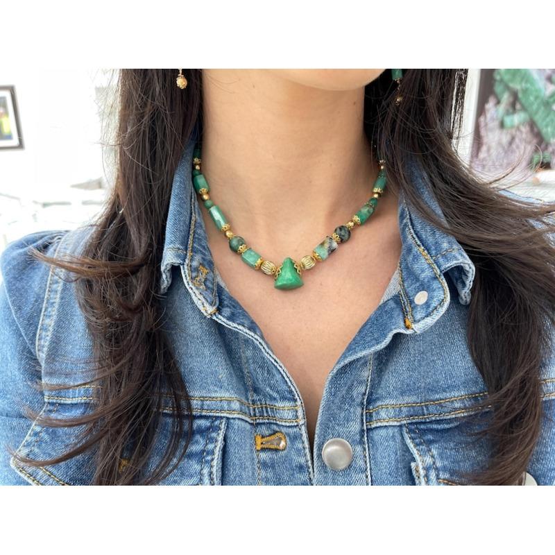 Modern Natural Colombian Emerald Bead Necklace - 14K Gold Statement Jewelry Design For Sale