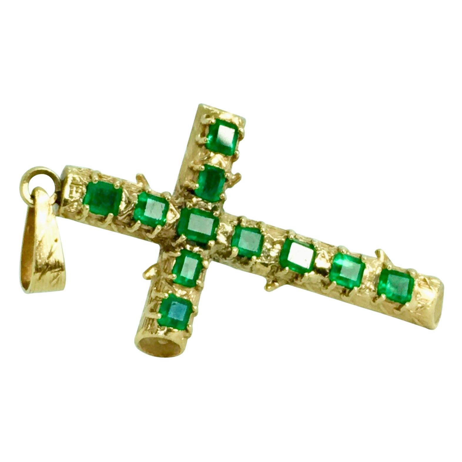 Natural Colombian Emerald Cross Pendant 18 Karat Yellow Gold