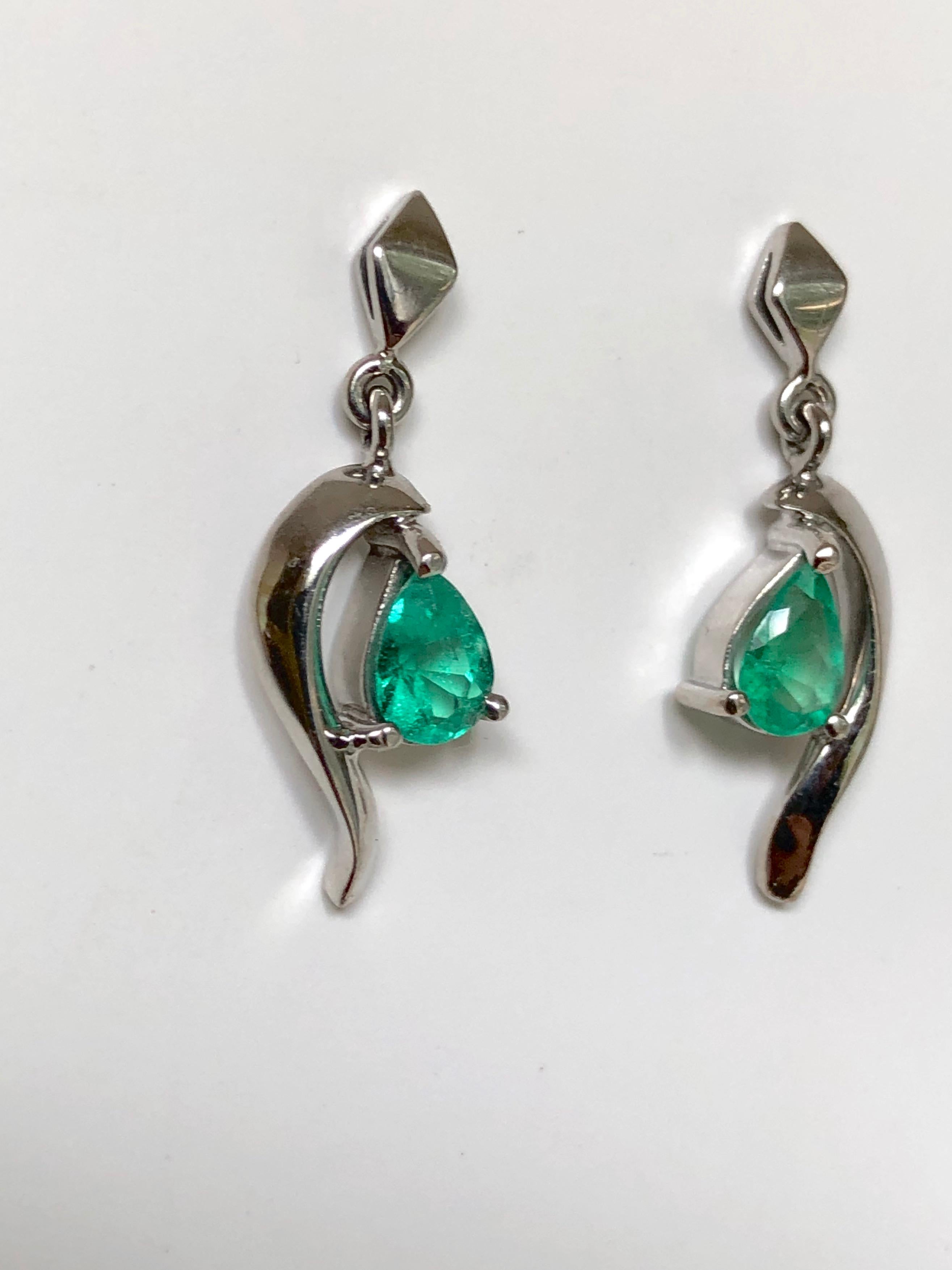 Pear Cut Natural Colombian Emerald Dangle Earrings 18 Karat Gold For Sale