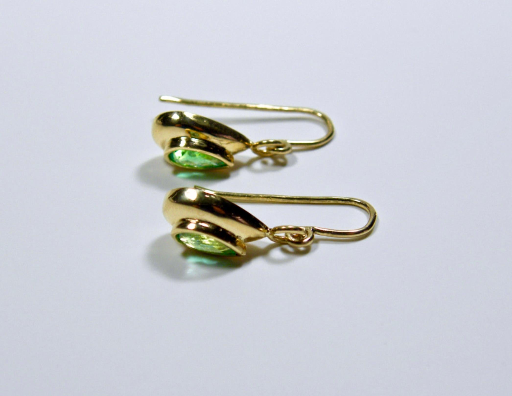 Natural Colombian Emerald Dangle Earrings 18 Karat Gold 1