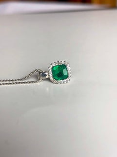 Natural AAA Colombian Emerald Diamond Pendant Necklace 18K Gold