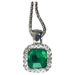 Natural AAA Colombian Emerald Diamond Pendant Necklace 18K Gold