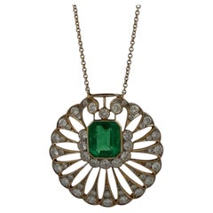 Natural Colombian Emerald & Diamond Pendant Necklace 18K Yellow Gold GIA Report