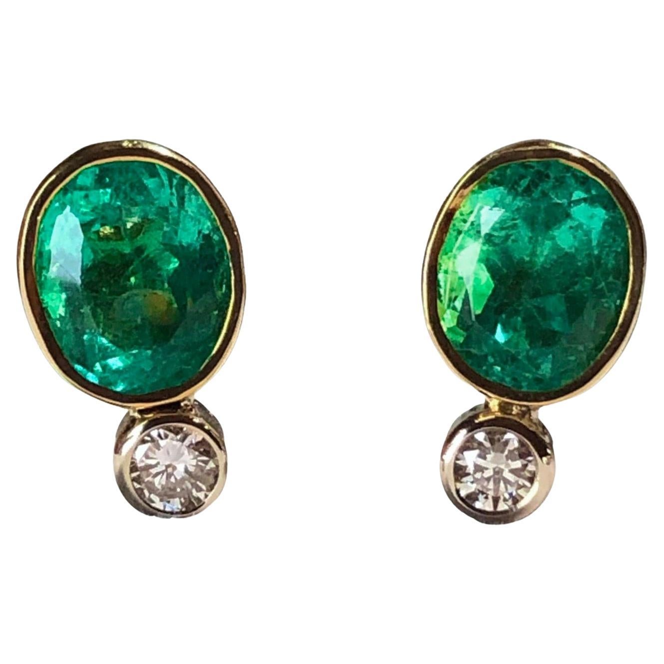Natural Colombian Emerald Diamond Stud Earrings 18 Karat For Sale 2