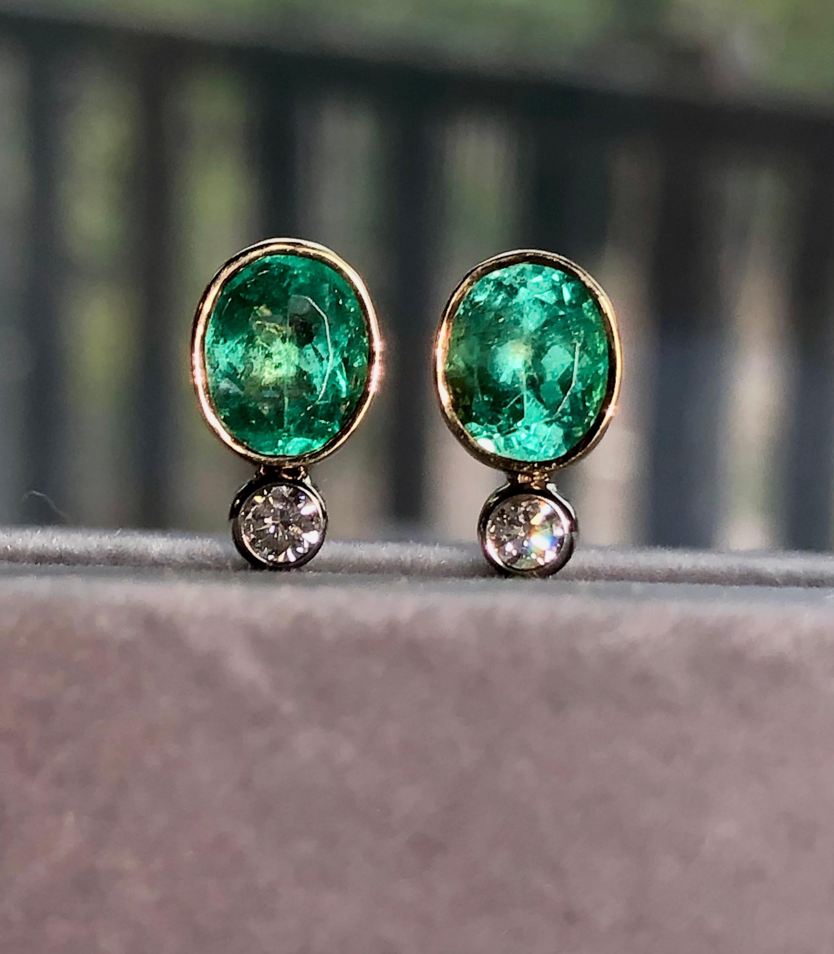 Natural Colombian Emerald Diamond Stud Earrings 18 Karat For Sale 7