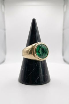 Anello in oro giallo da uomo con smeraldo colombiano naturale