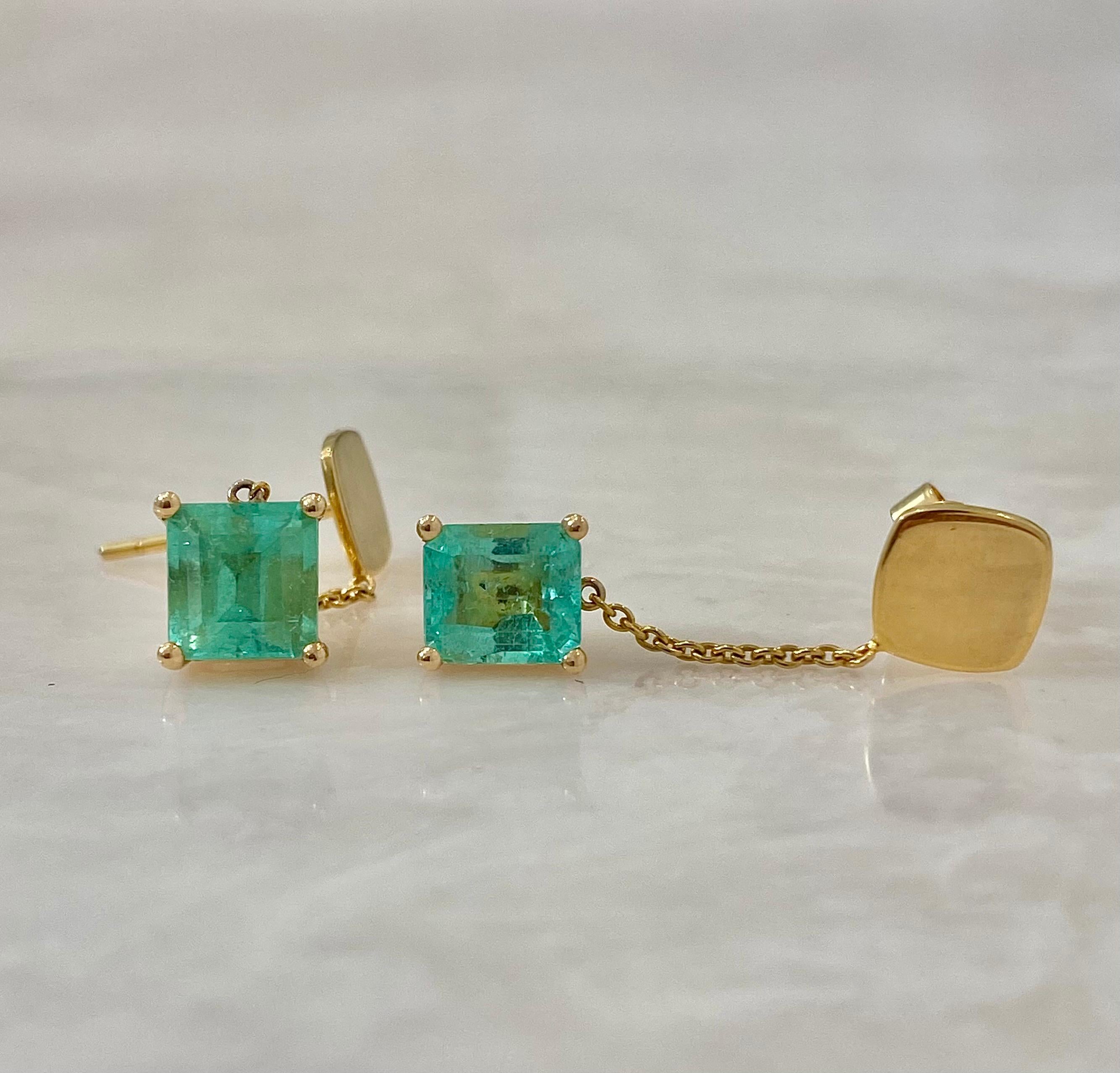 Modern Natural Colombian Emerald Square cut drop Earrings in 18k solid gold  For Sale