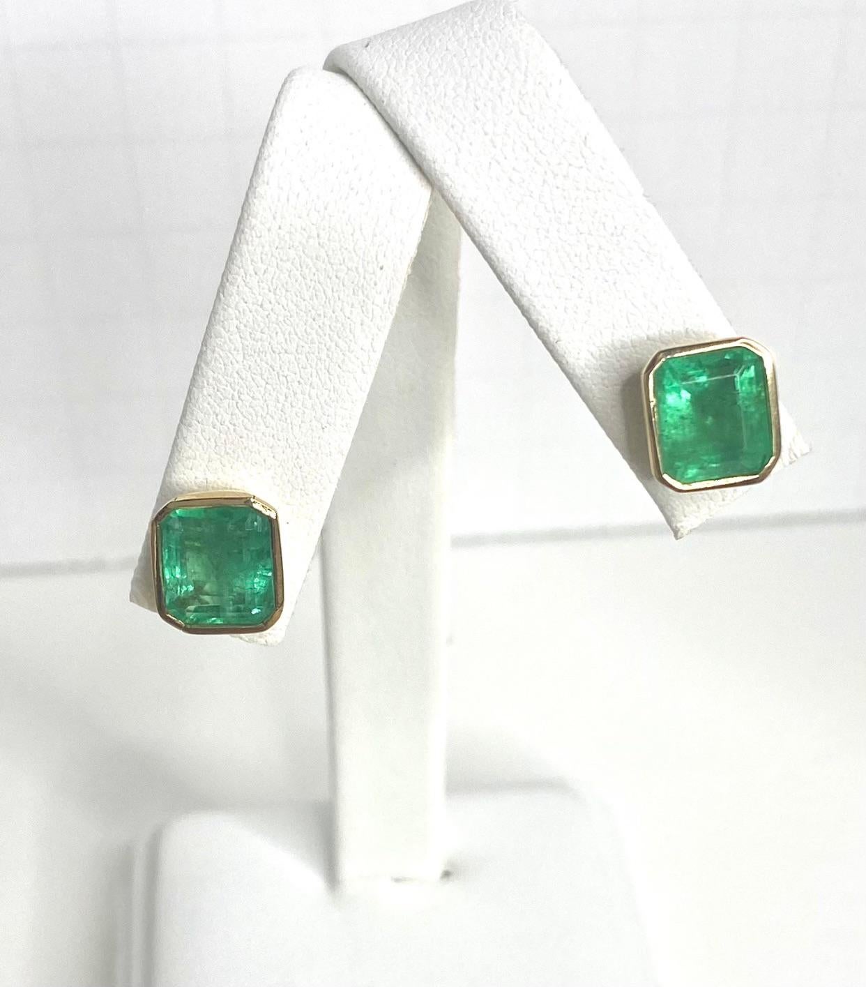6.20 Carat Natural Emerald Stud Earrings 18 Karat Yellow Gold 8