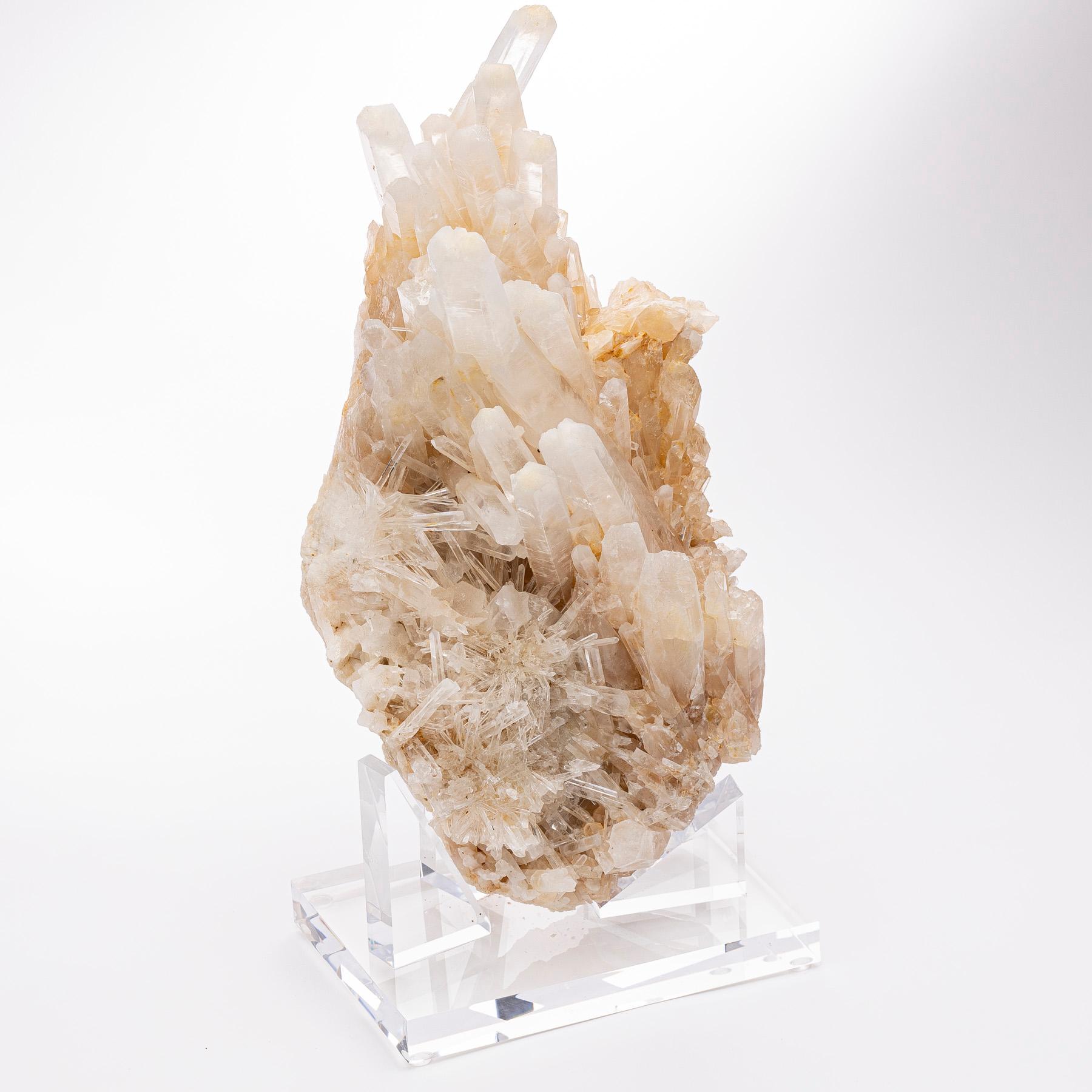 Natural Colombian Quartz Specimen Mounted on Acrylic Base In New Condition In Polanco, CDMX