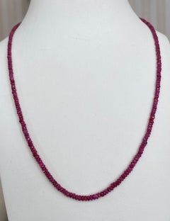 Natural Colombian Ruby Necklace with 18k Yellow Gold Clasp