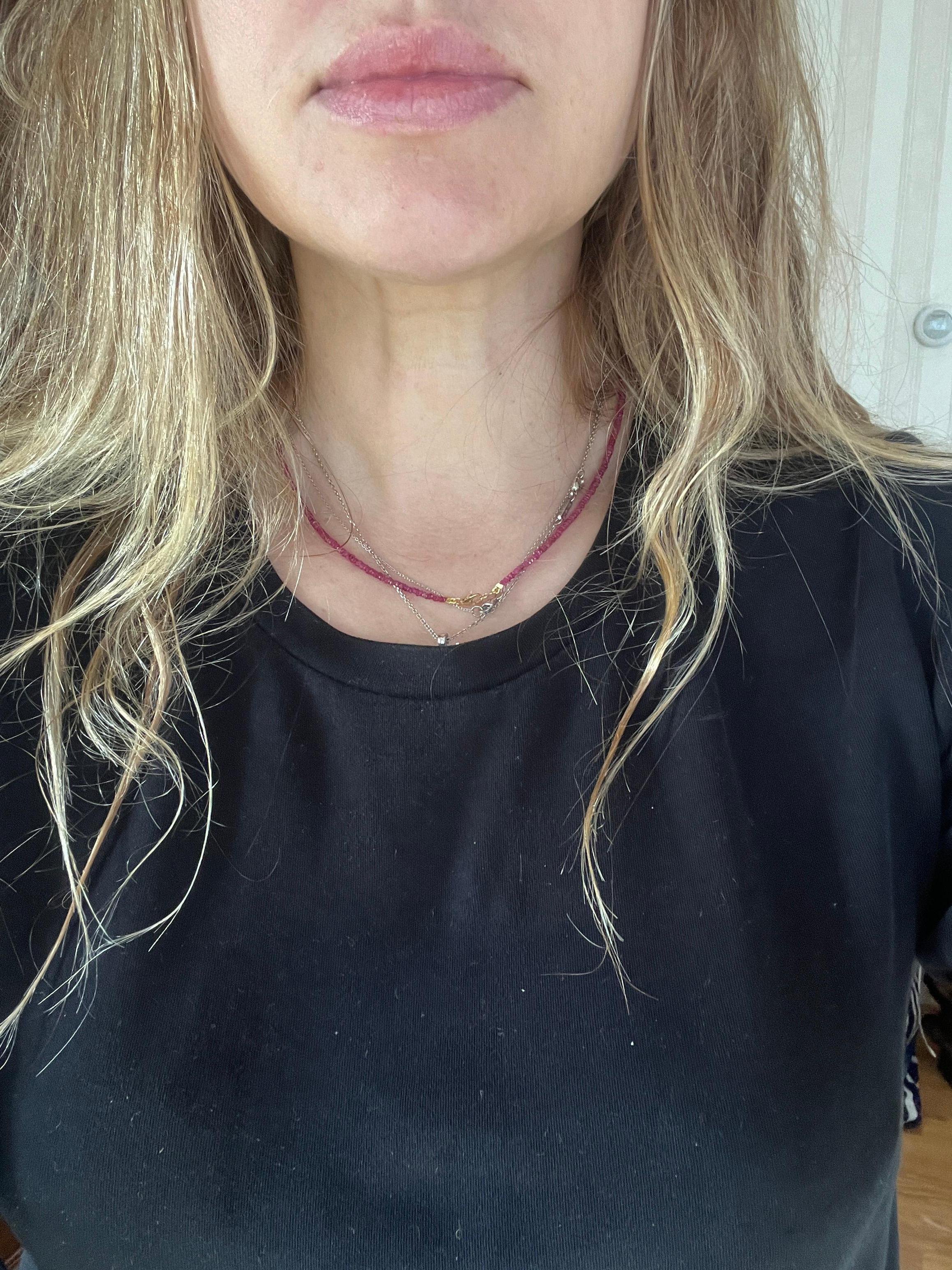 Natural Colombian Ruby Necklace with 18k Yellow Gold Clasp For Sale 2