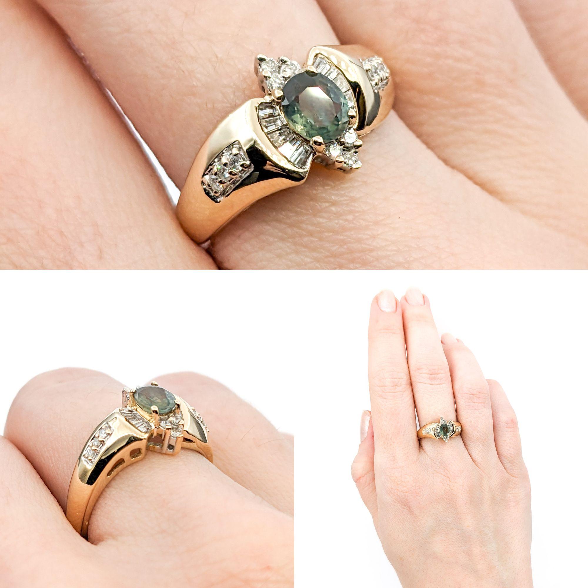 Natürlicher Farbwechsel Alexandrit & Baguette Diamant Ring in Gelbgold (Zeitgenössisch) im Angebot