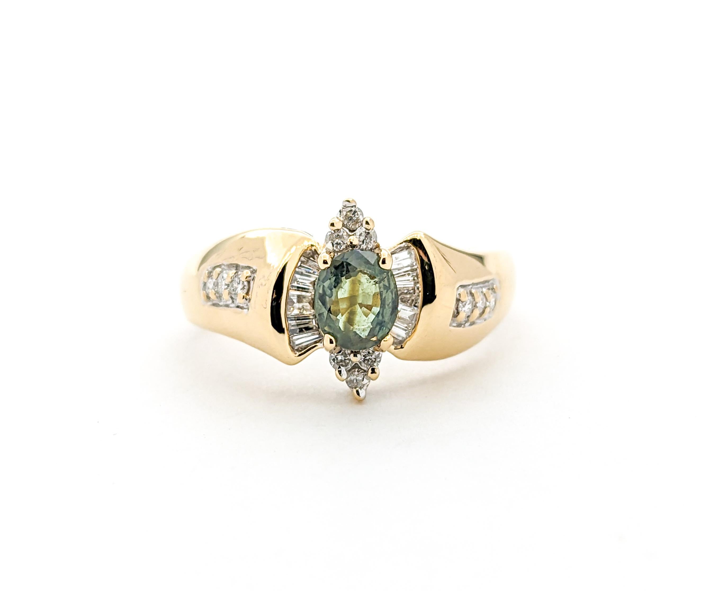 Contemporary Natural Color Change Alexandrite & baguette Diamond Ring In Yellow Gold For Sale