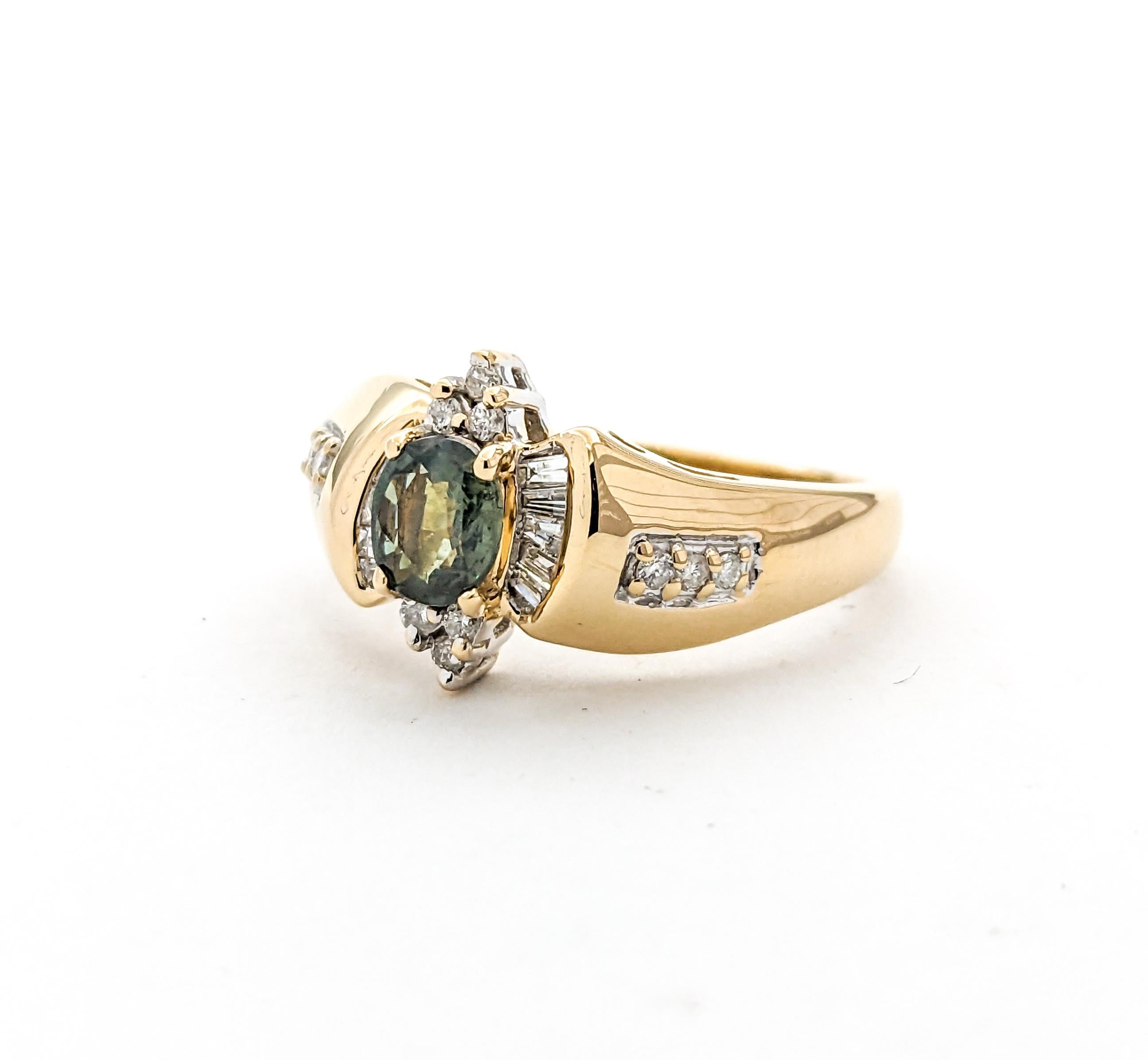 Baguette Cut Natural Color Change Alexandrite & baguette Diamond Ring In Yellow Gold For Sale