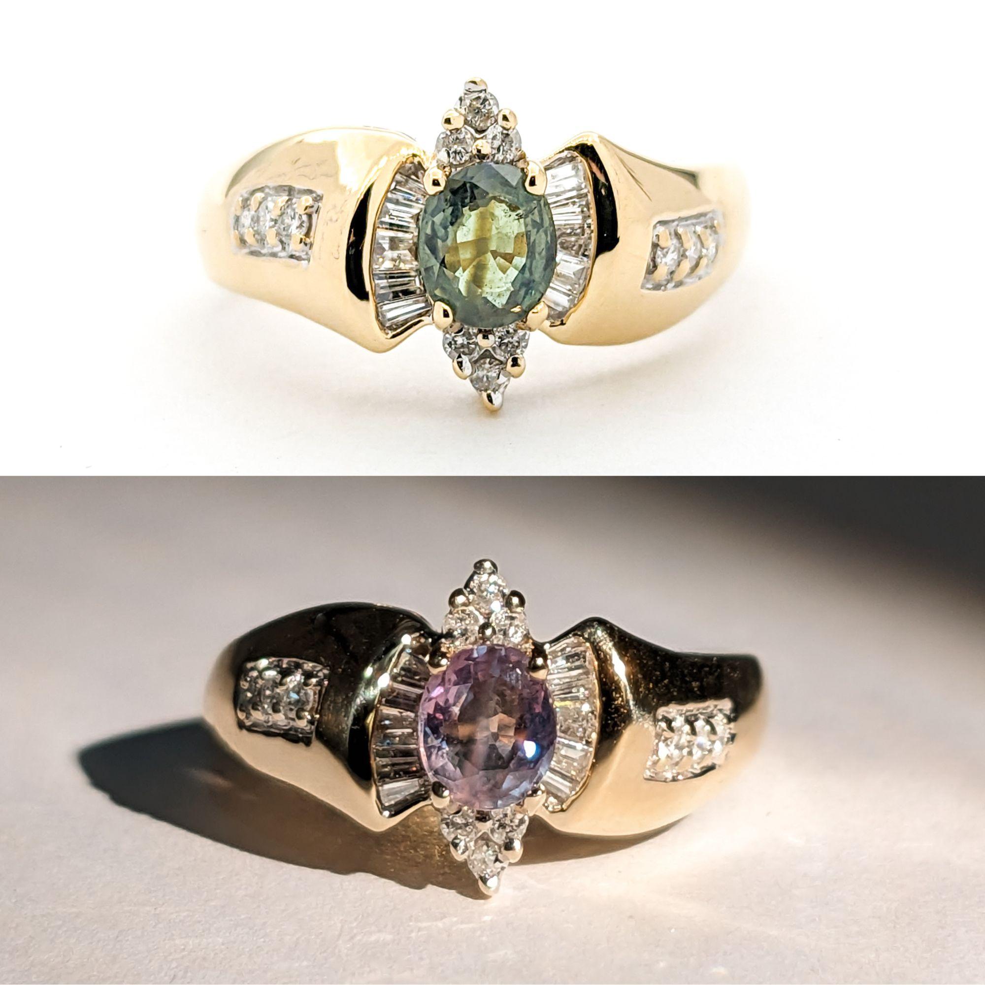 Natural Color Change Alexandrite & baguette Diamond Ring In Yellow Gold In New Condition For Sale In Bloomington, MN