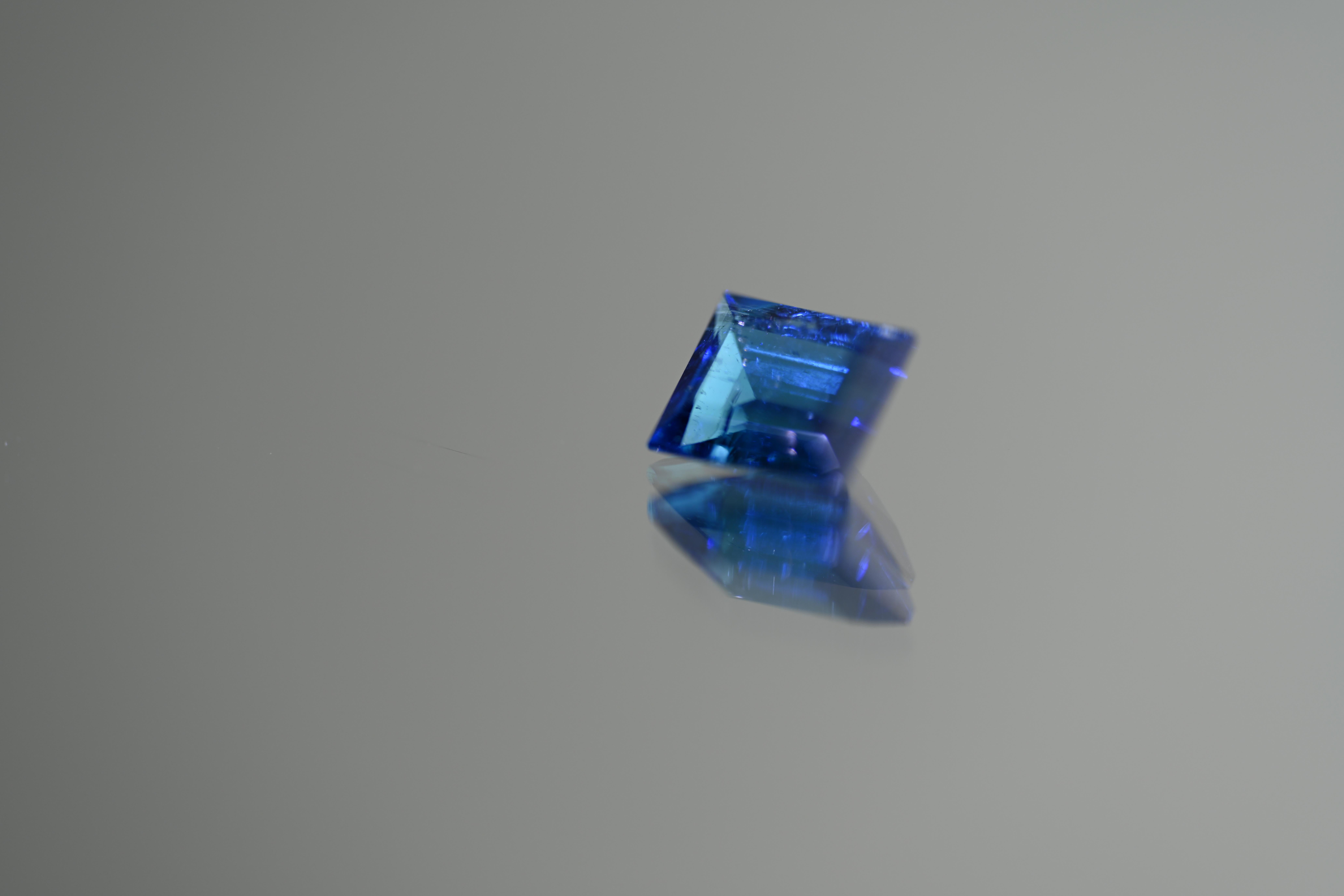 Tourmaline brésilienne Paraiba de couleur Nature / pendante 0.79 carat / Rapport GIA en vente 5