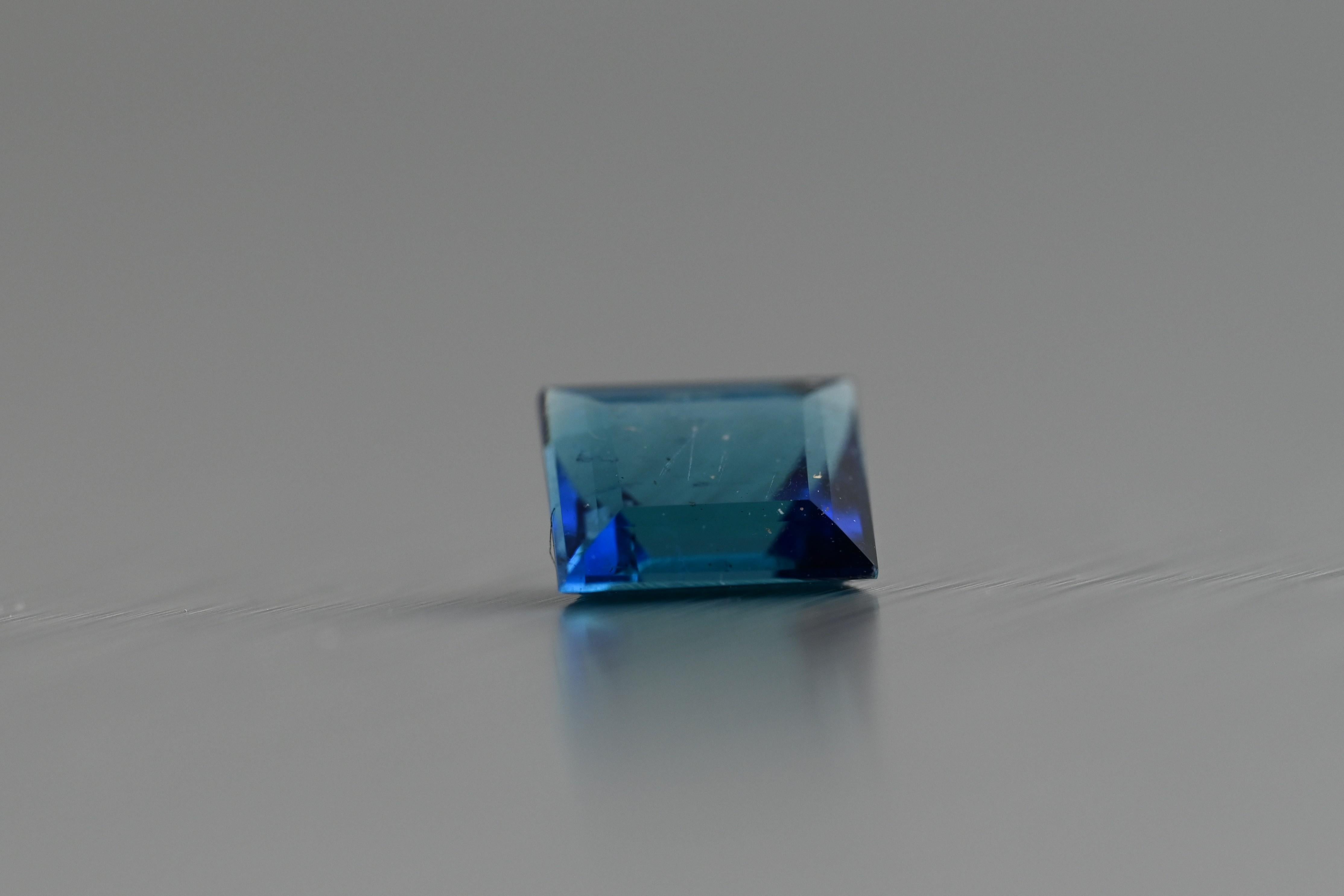 Tourmaline brésilienne Paraiba de couleur Nature / pendante 0.79 carat / Rapport GIA en vente 6