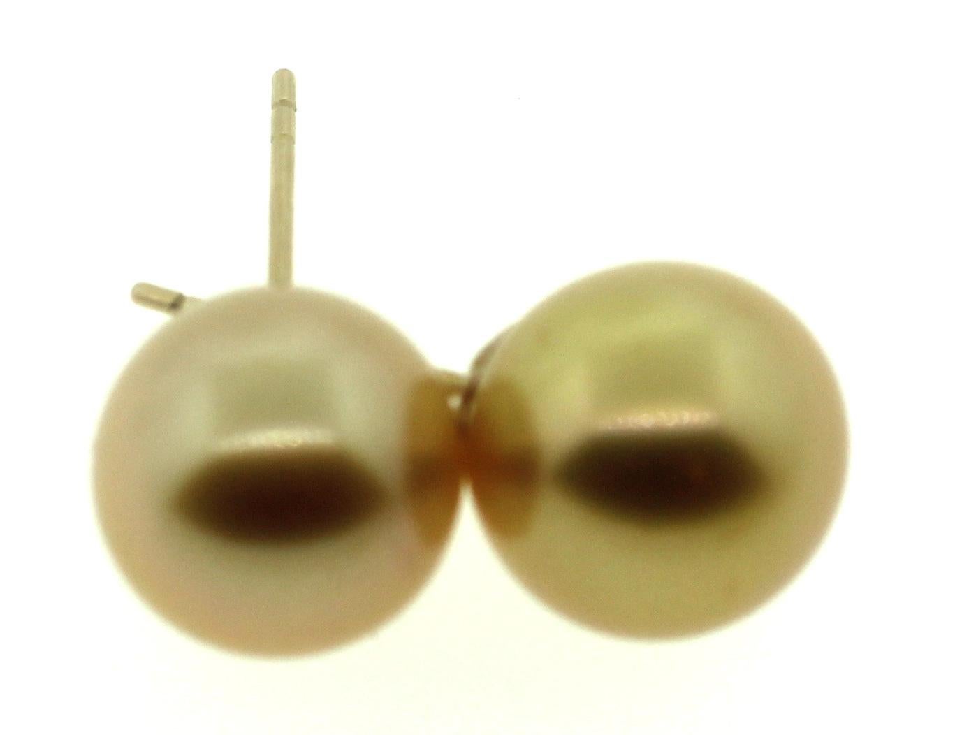 18K Natural color Deep Golden 10mm South Sea Pearls Stud In New Condition For Sale In New York, NY