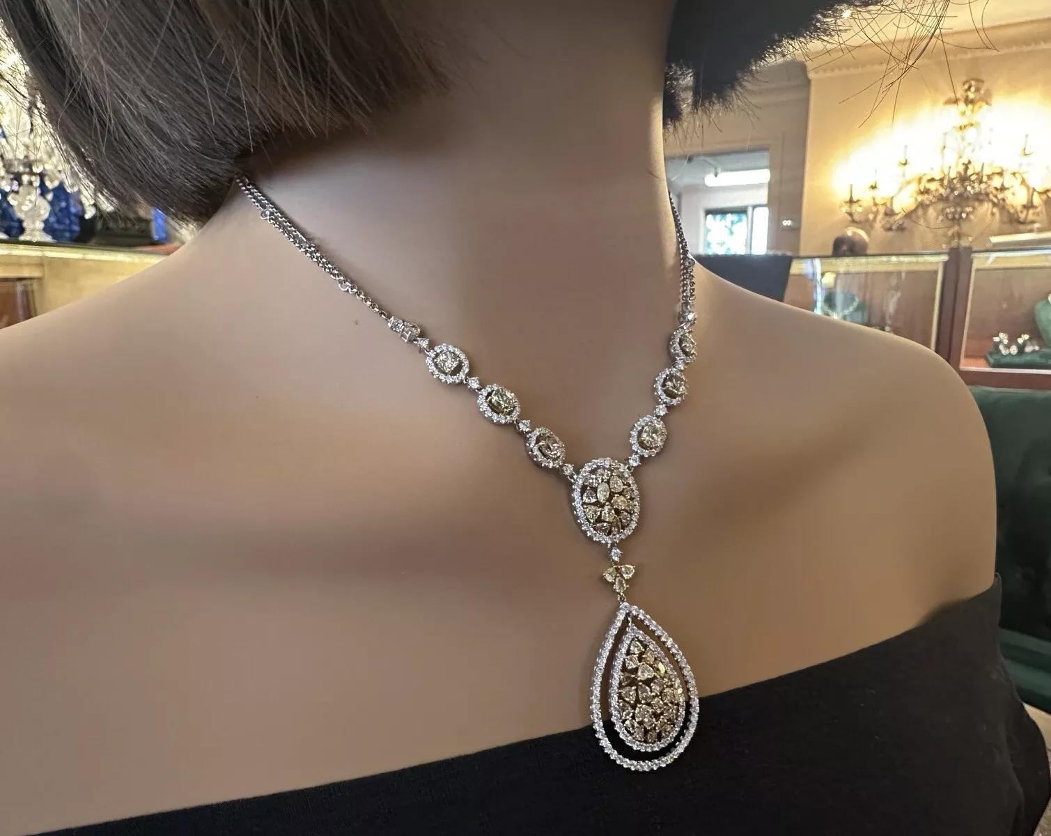 Collier pendentif en or blanc et jaune 18 carats en vente 5