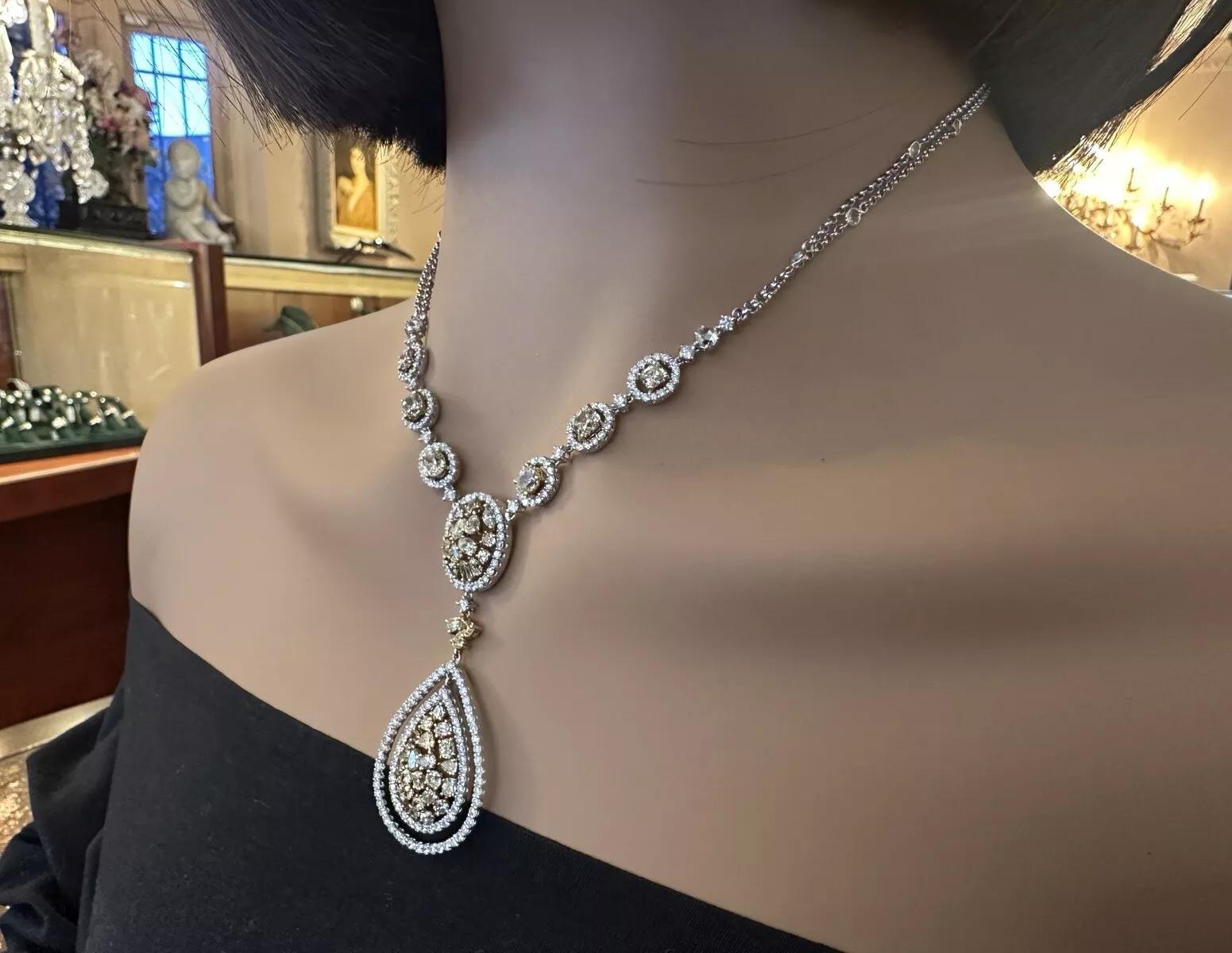 Collier pendentif en or blanc et jaune 18 carats en vente 6