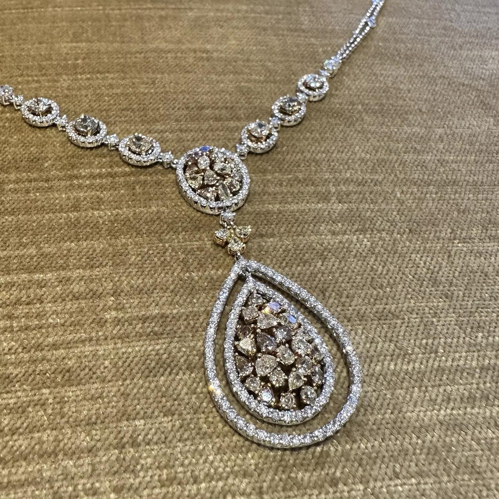 Collier pendentif en or blanc et jaune 18 carats Pour femmes en vente