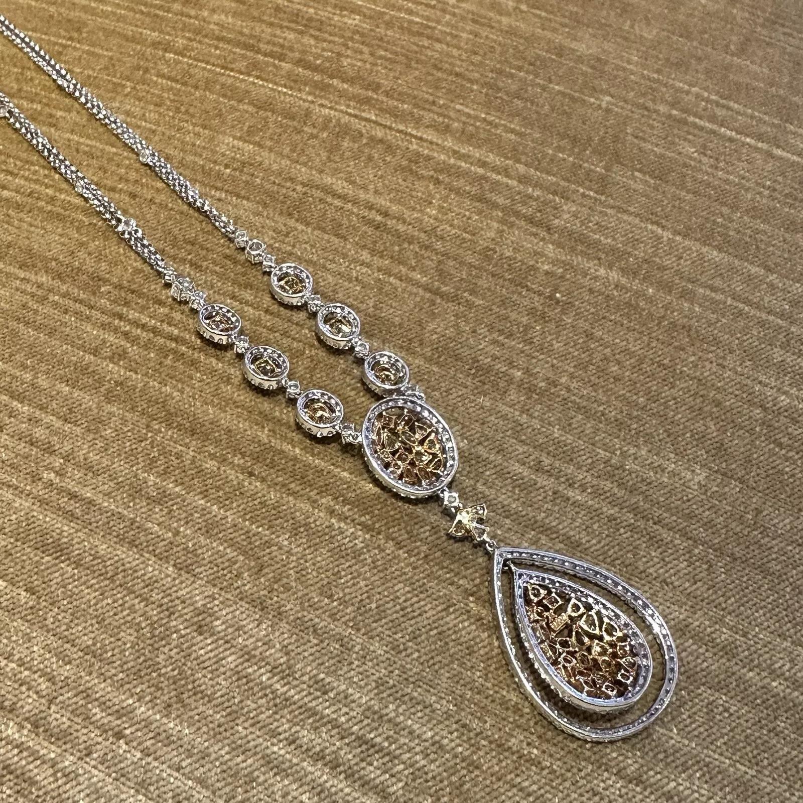 Collier pendentif en or blanc et jaune 18 carats en vente 1