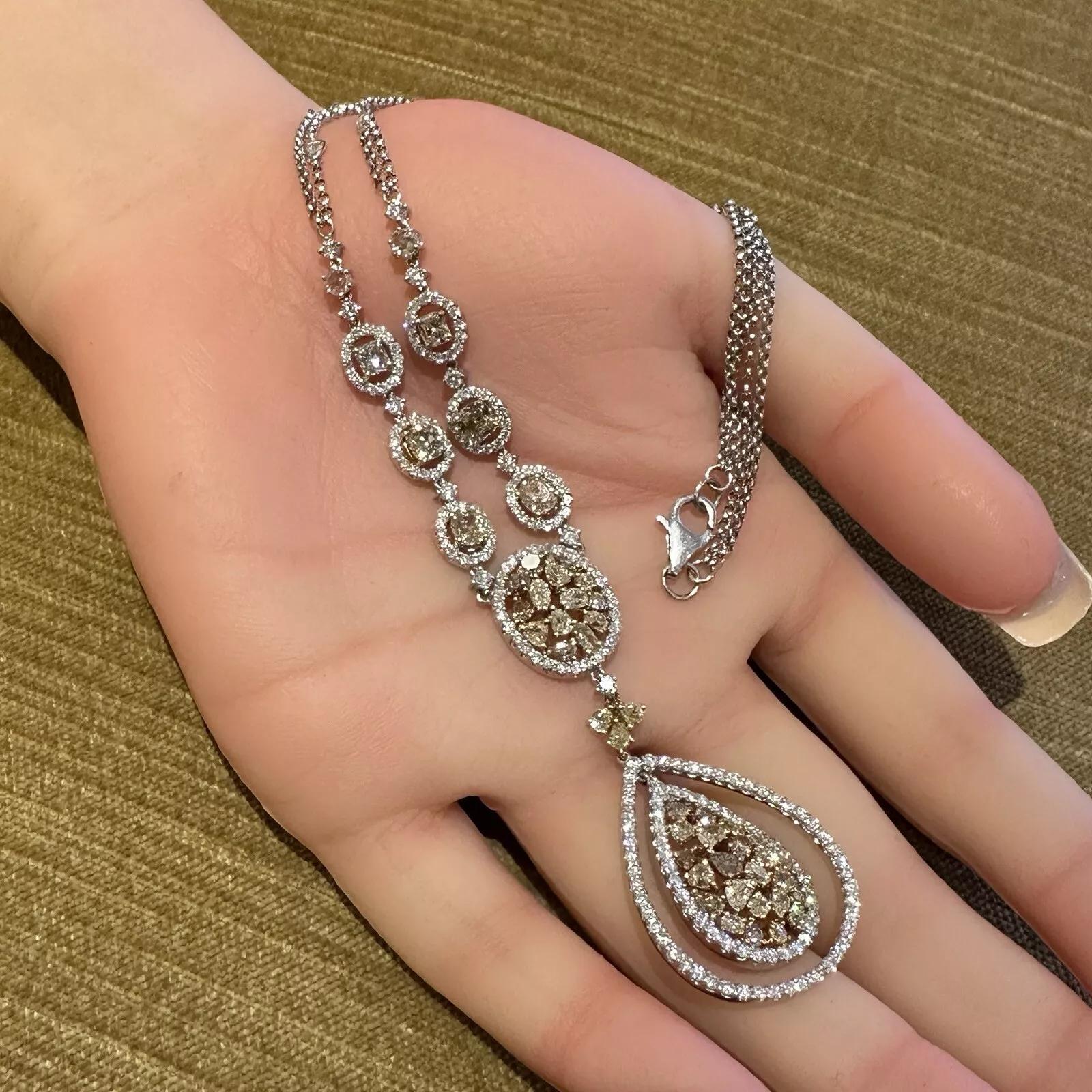 Collier pendentif en or blanc et jaune 18 carats en vente 3