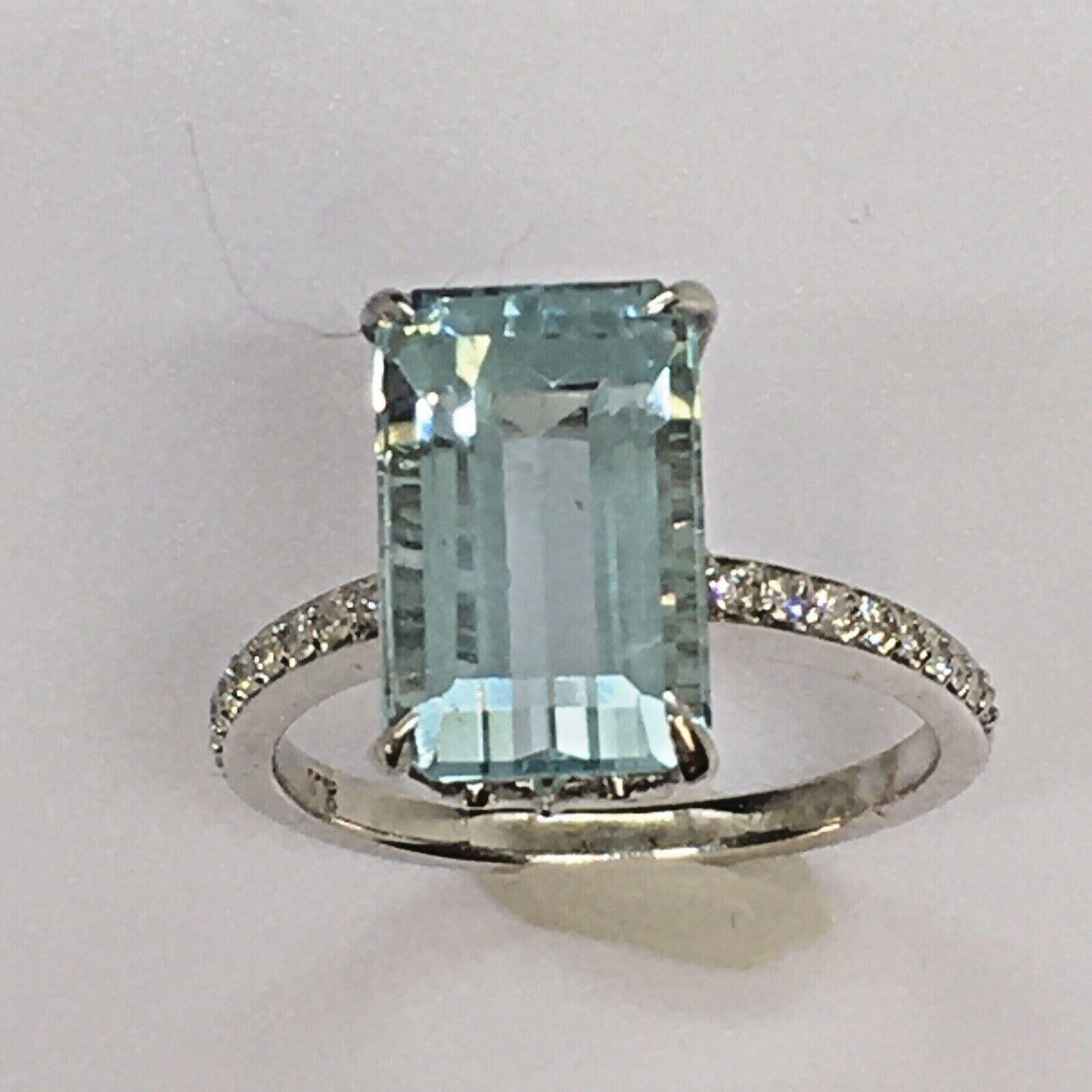 Modern Natural Color Earth Mined 4.5ct Aquamarine 1/4ct Diamond 14k White Gold Ring For Sale