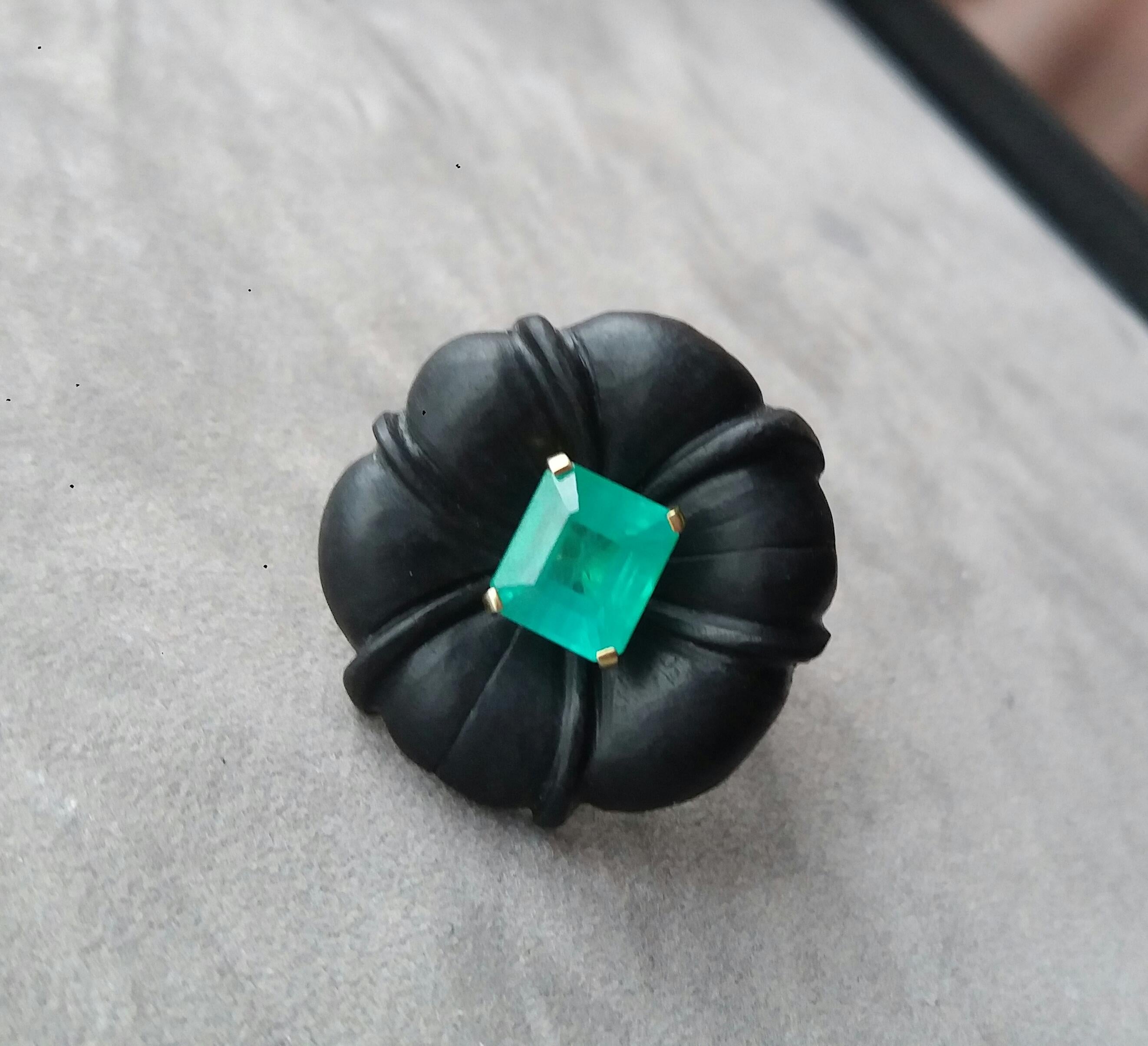For Sale:  Natural Color Ebony Wood Flower Faceted Emerald Solid 14K Gold Fashion Ring 13