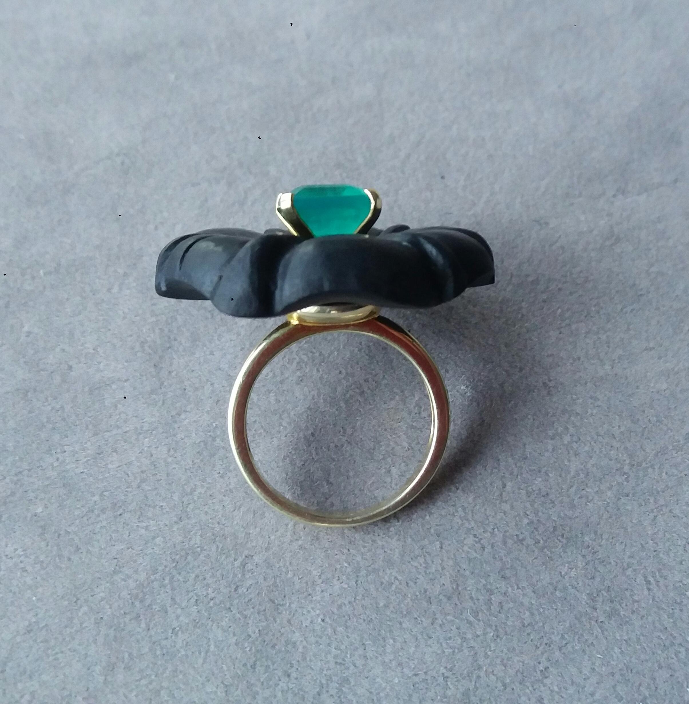 For Sale:  Natural Color Ebony Wood Flower Faceted Emerald Solid 14K Gold Fashion Ring 7