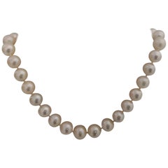 Natural Color, High Luster, Round 10-13.90 mm, 18 Karat Gold