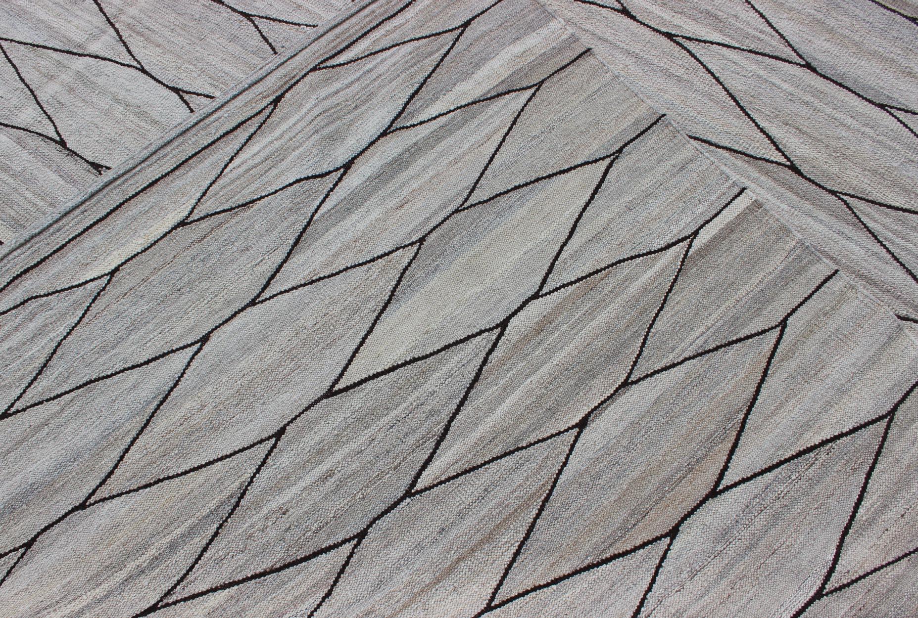 Kilim a trama piatta intrecciata a mano in toni naturali in vendita 5