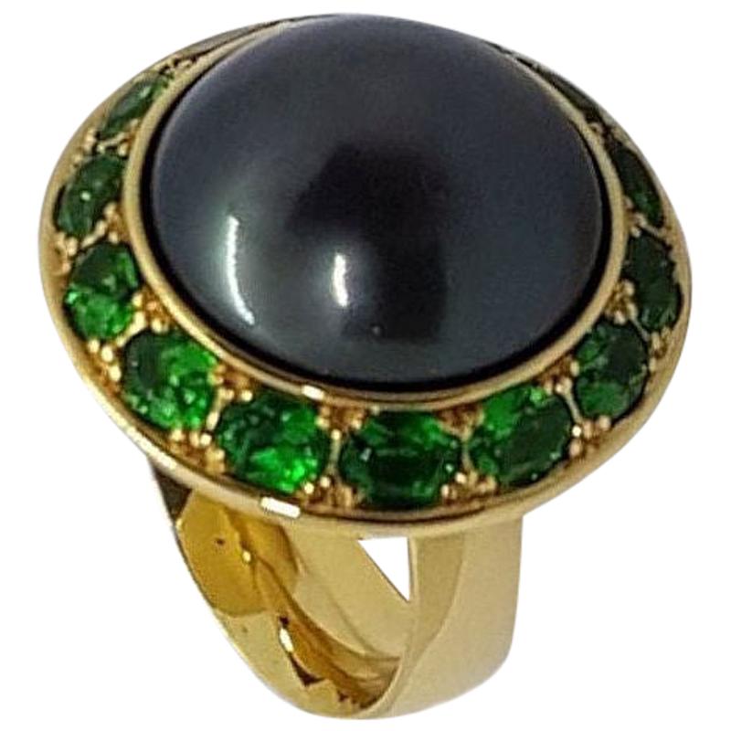 Natural Colored Tahitian Pearl Tsavorite 3.11 Carat Yellow Gold Ring For Sale