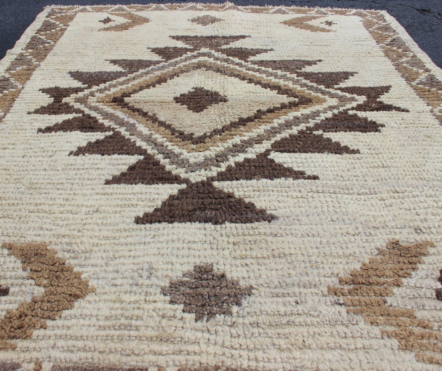 Natural Colors Turkish Tulu Carpet with Tribal Design in Shades of Earth Tones For Sale 2