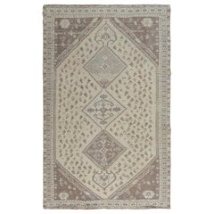 Tapis persan Shiraz en pure laine:: noué à la main:: aux couleurs naturelles:: vintage et usé