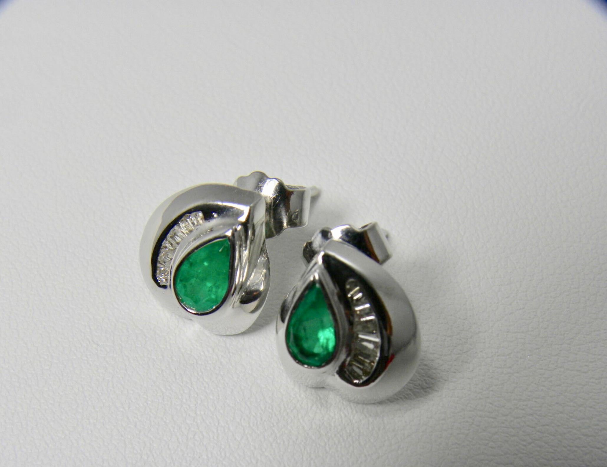 Contemporary Natural Columbian Emerald and Diamond Stud Earrings 18 Karat White Gold