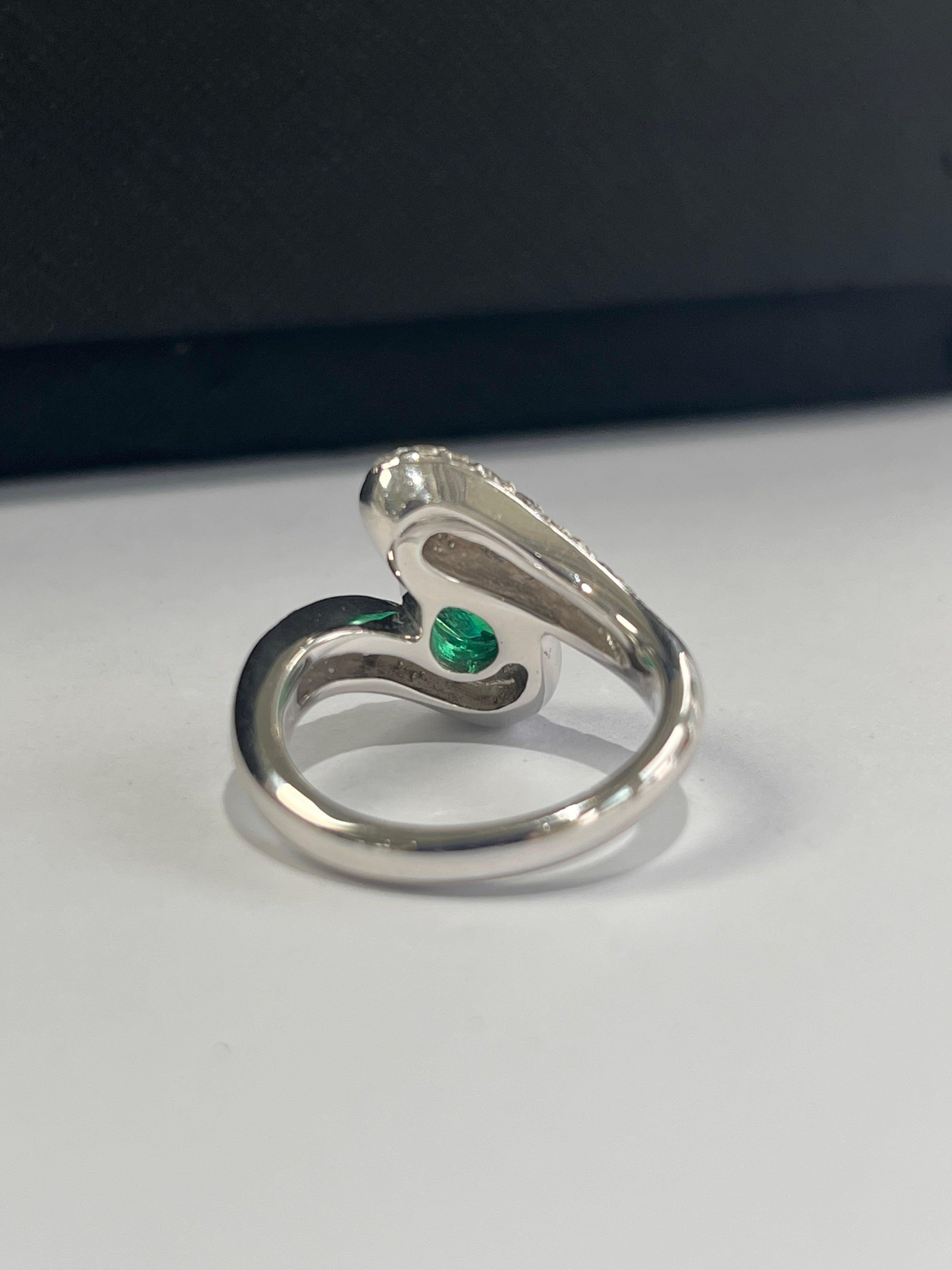 Modern Natural Columbian Emerald & Diamonds Engagement Ring Set in Platinum 900